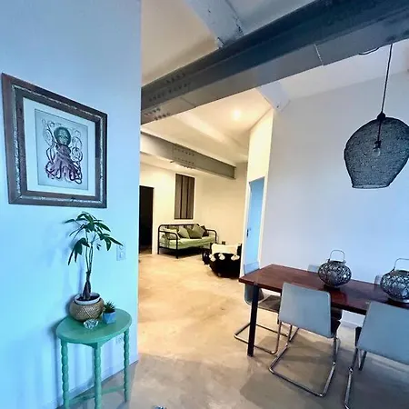 Setois Style, Charm And Comfort *