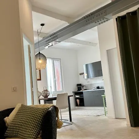 Apartment Setois Style, Charm And Comfort